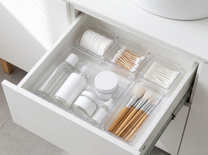 Kit organizador em gaveta de casa de banho, com maquilhagem